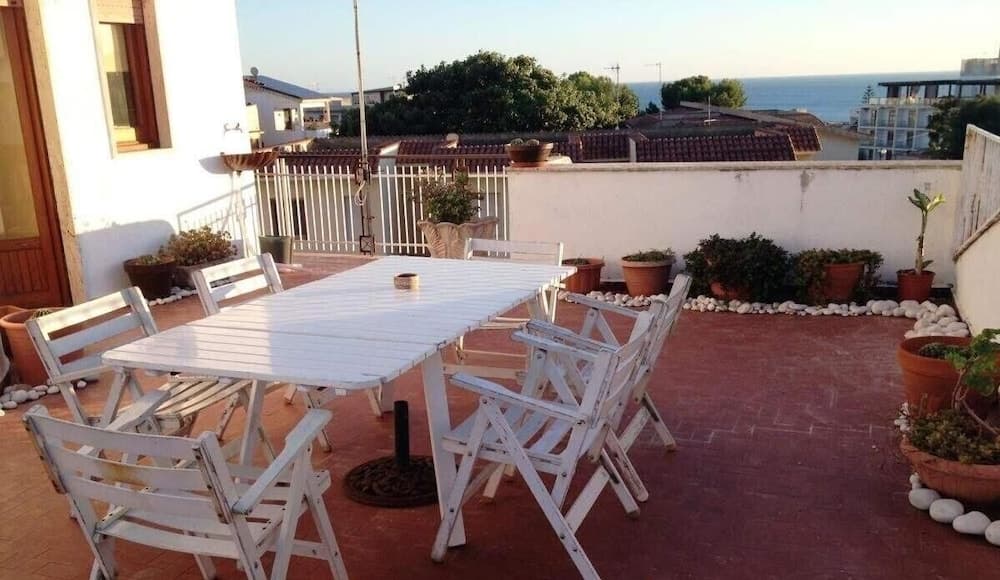 Açık havada yemek servisi