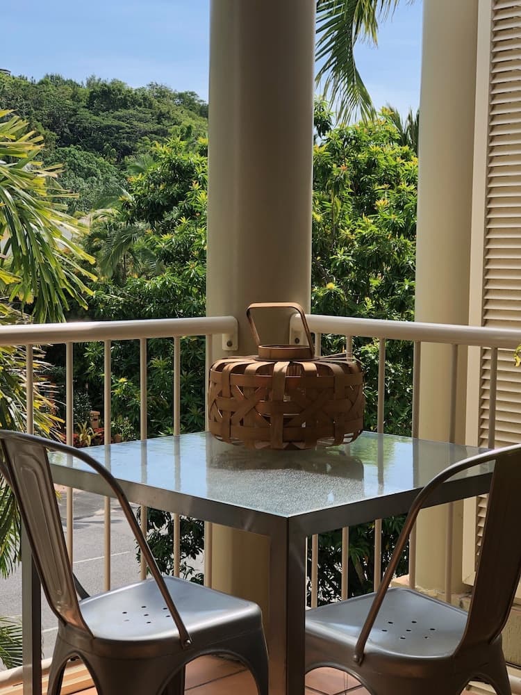 Port Douglas Apts on Macrossan Street