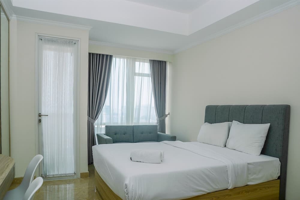 Modern and Cozy Studio Menteng Park Apartment