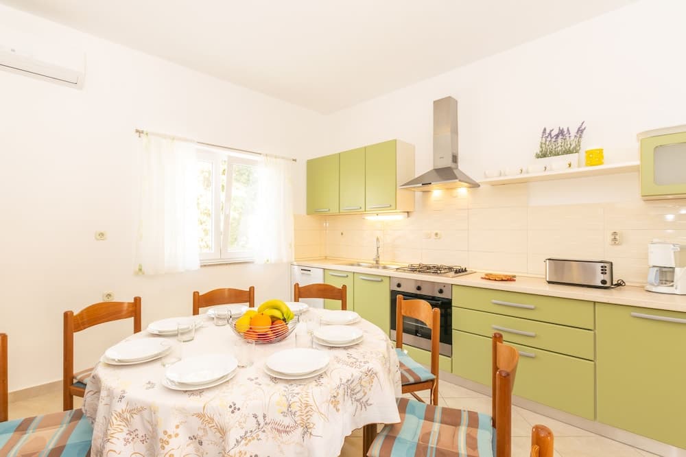 Apartments Grakalic great location