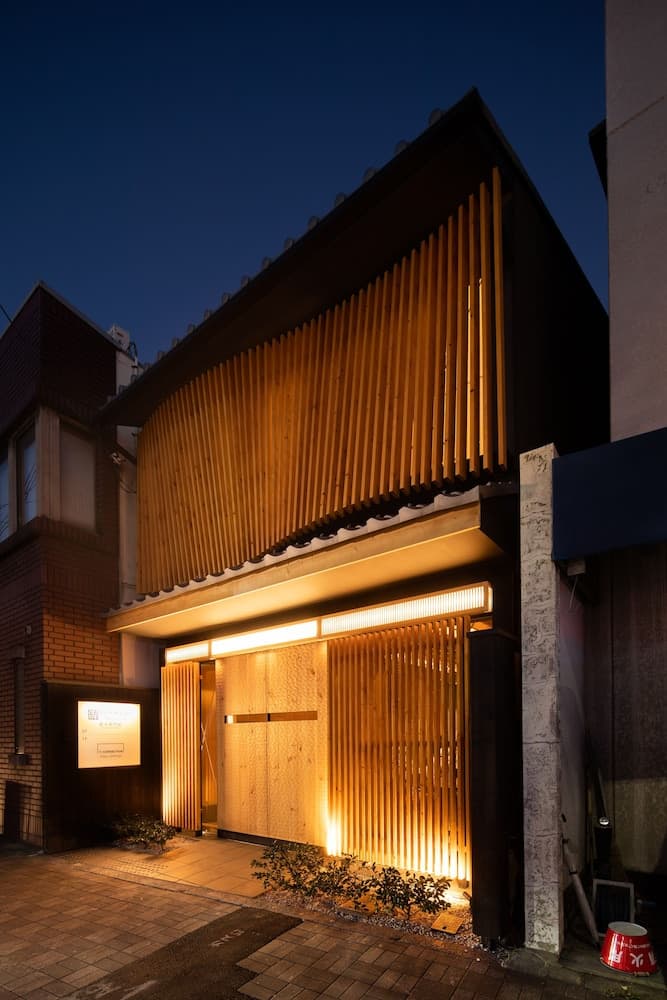 Tsumugi Tojihigashimonmae