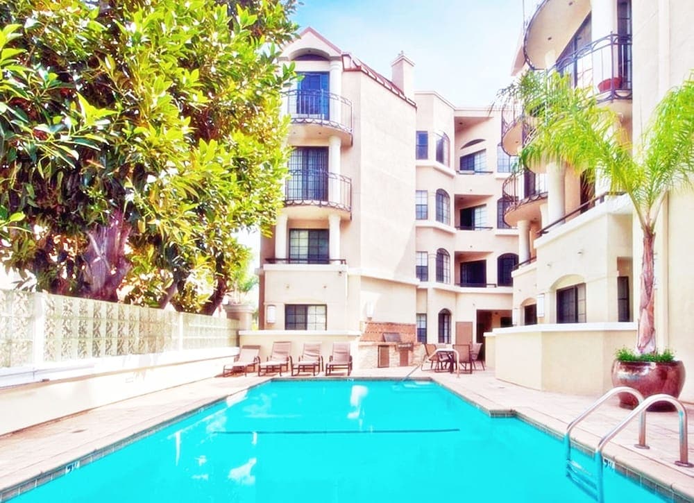 Luxury Suites - Heart of Beverly Hills