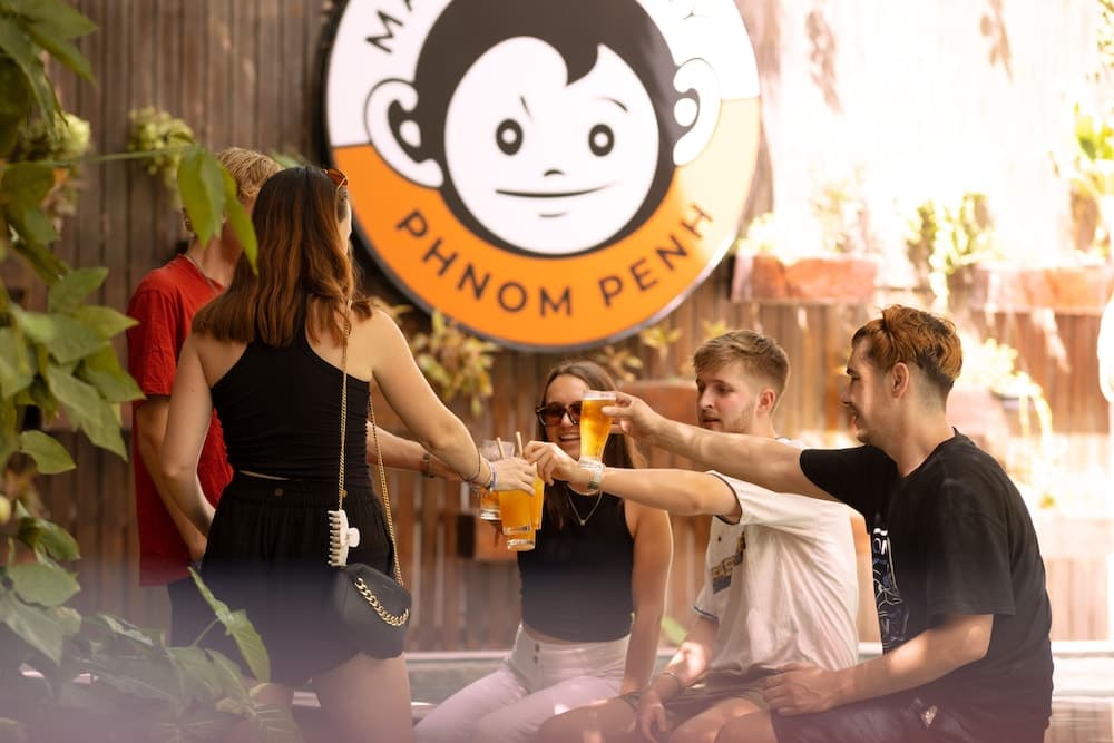 Mad Monkey Phnom Penh - Hostel