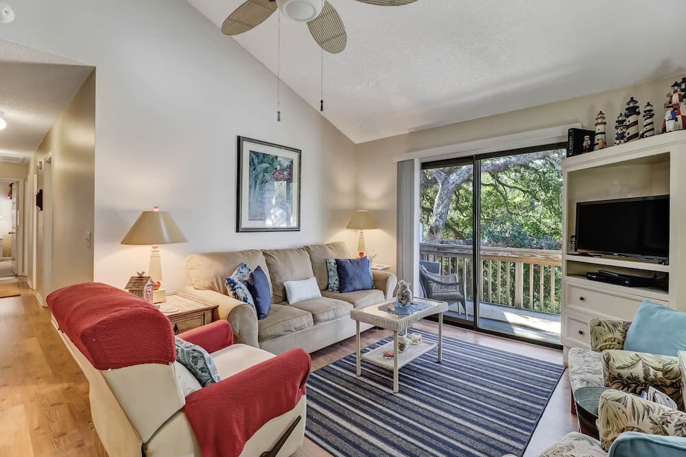 Dog Friendly Forest Ridge Condo Close to Beach by RedAwning