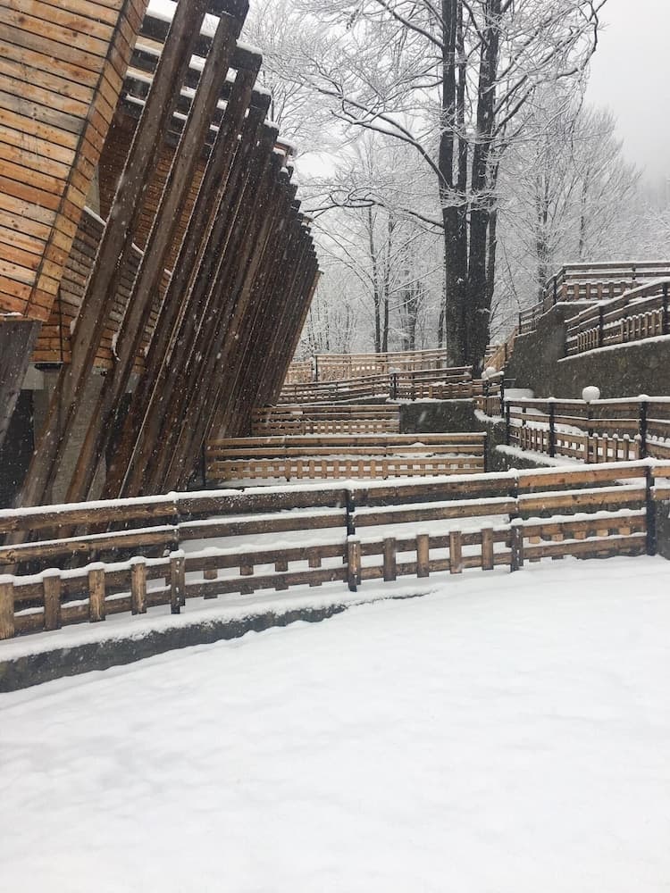 Konaklama yerinin ön cephesi