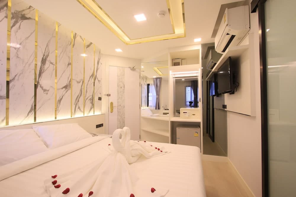 Pratunam Atrium Hotel