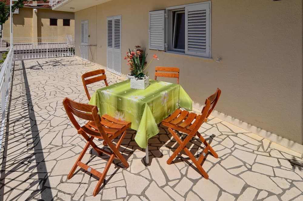 Açık havada yemek servisi