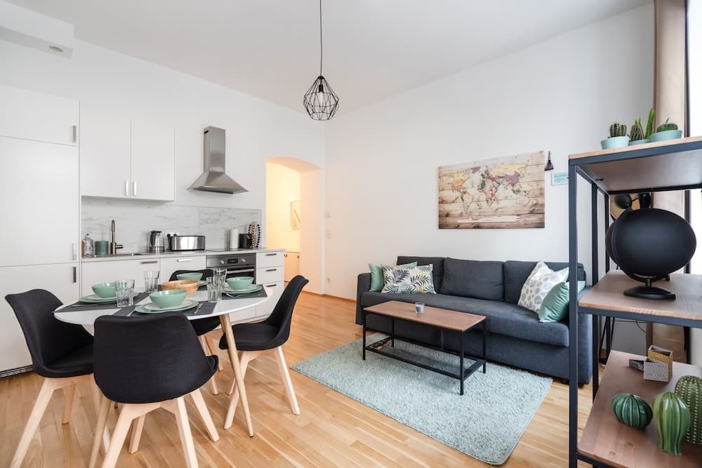 Cozy new stylish 15 min to the center