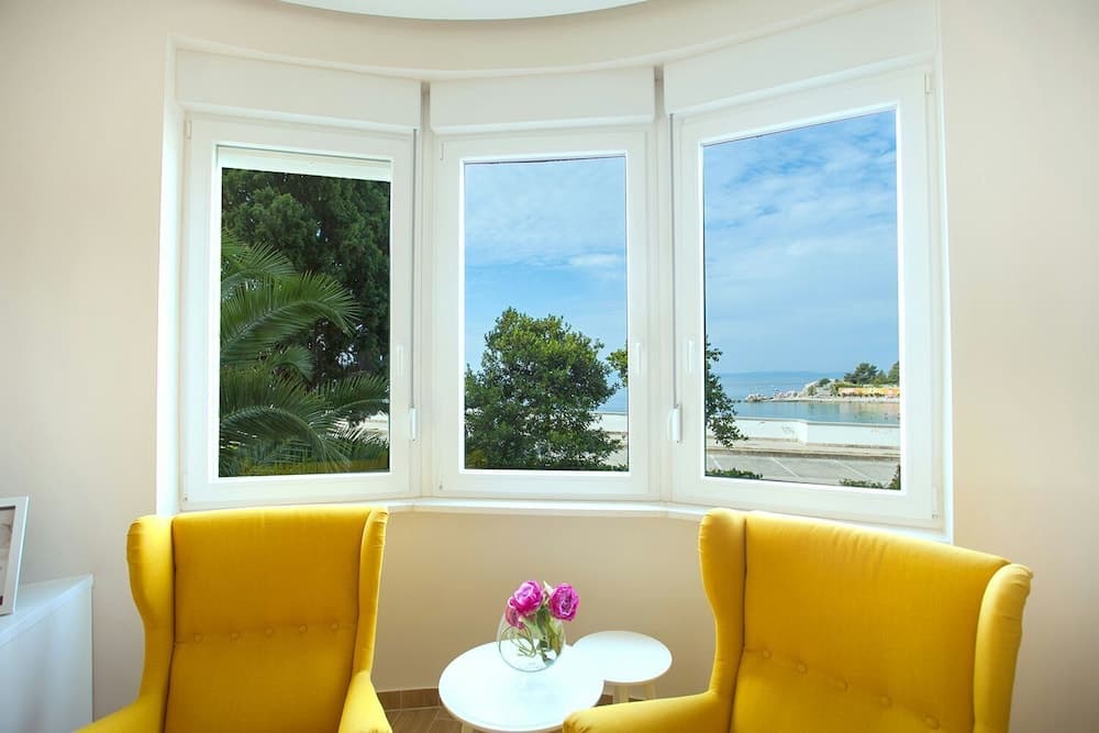 Sand Beach Apartments