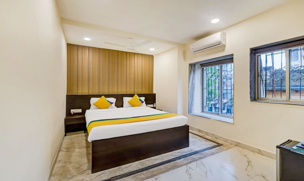 Itsy Hotels Neeranand Plaza
