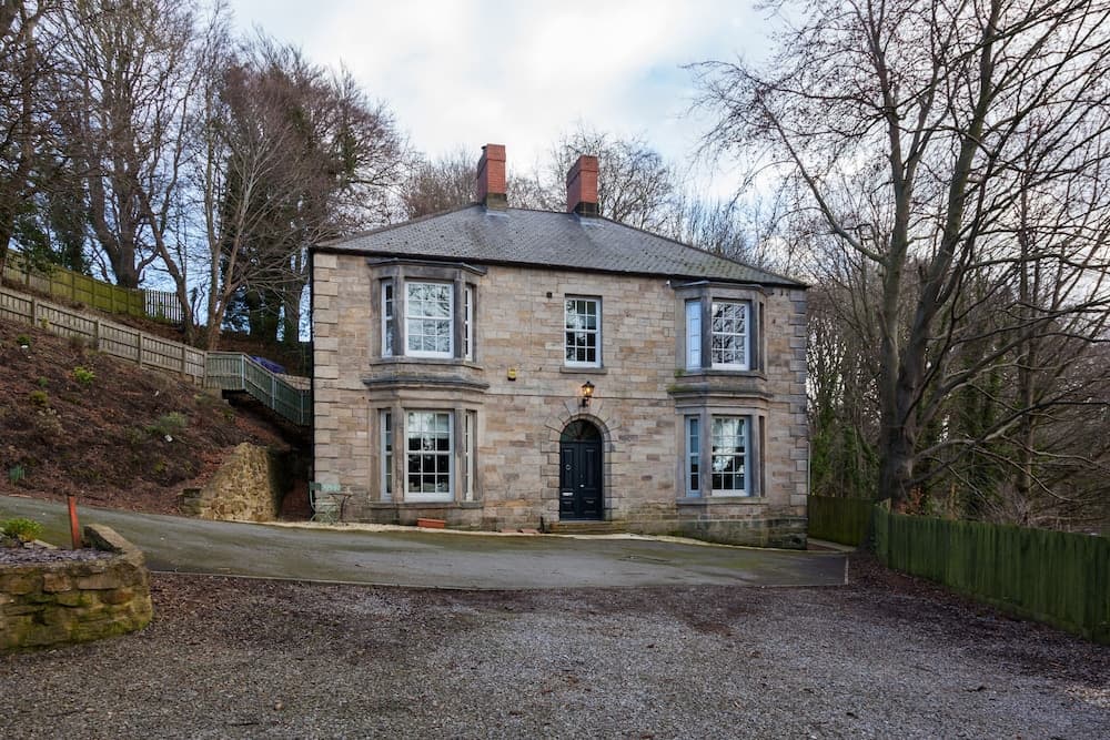 Konaklama yerinin ön cephesi