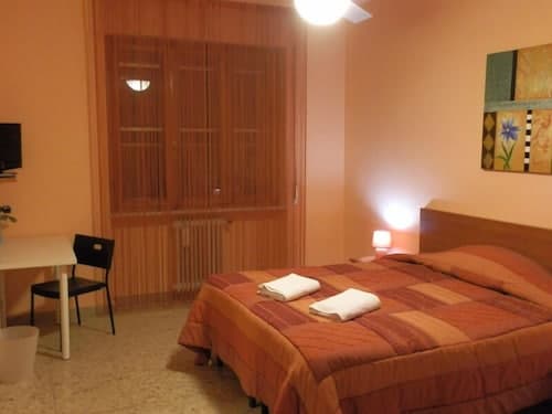 Airport Pisa Rooms