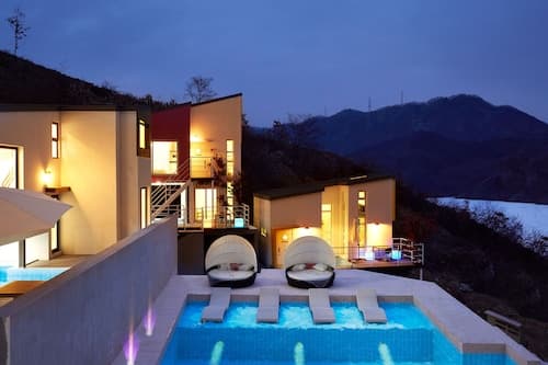Pool Villa Shiny River