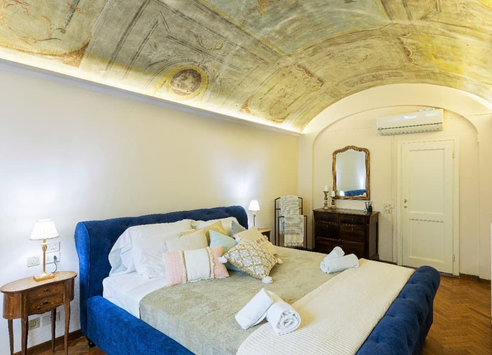 Historic Apt - Wifi - Ac - Top Location - Walk Everywhere