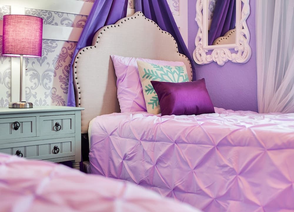 Free Resort Access 4 Bedroom Near Disney with Themed Rooms