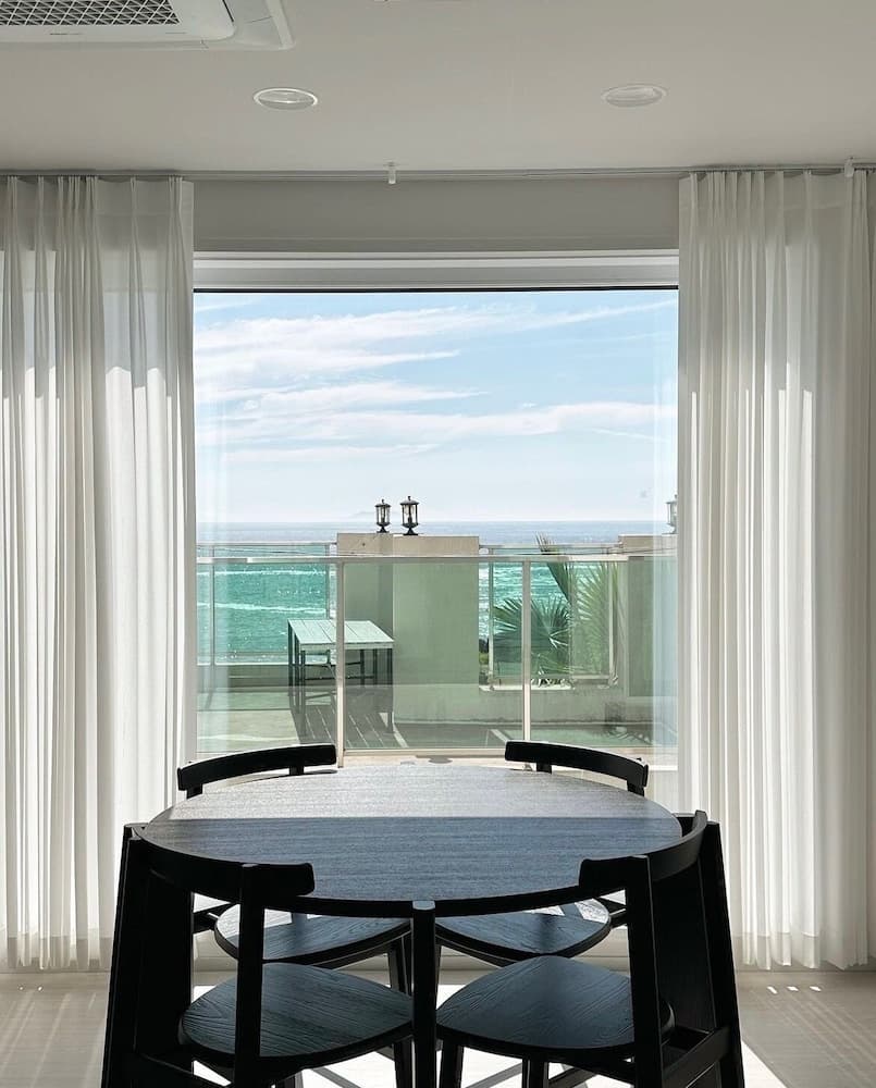 Lim Sea Side Poolvilla Pension