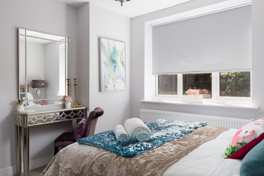 Cromwell Road Apartments