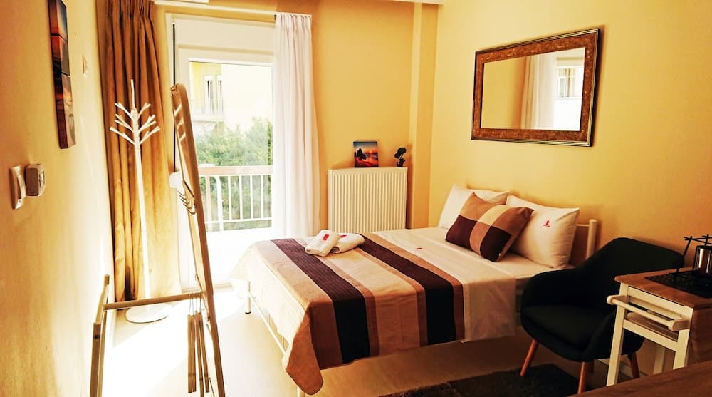 Monad Apartments Karaoli