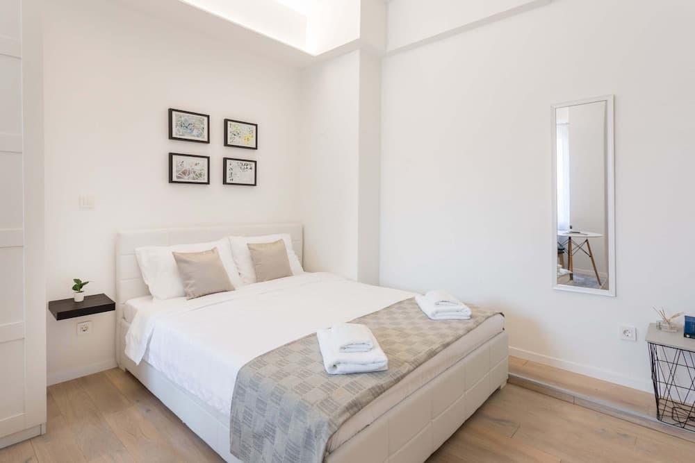 Bright and Modern Main Square Studio