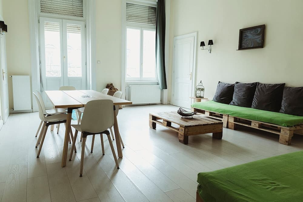 József - Group Apartment with Sauna