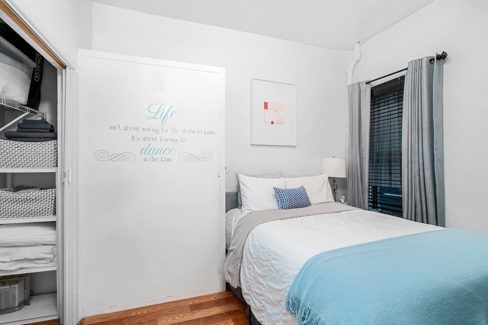 Perfectly Located near Restaurants, Shops, & Sites