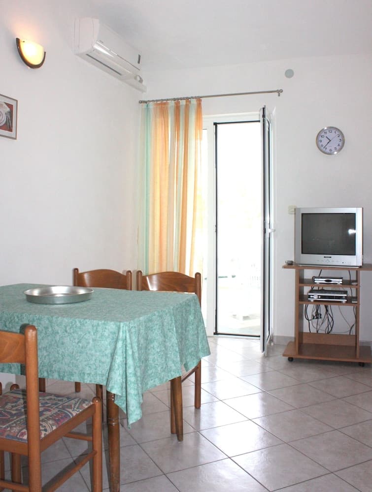 Odada yemek servisi