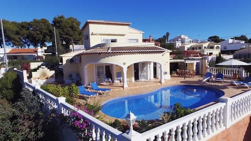 Sunny 3BR Villa w/ Endless Views & Heated Pool - Walk to Beach & Dining