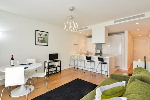 Sunny & Bright Amoreiras Apartment