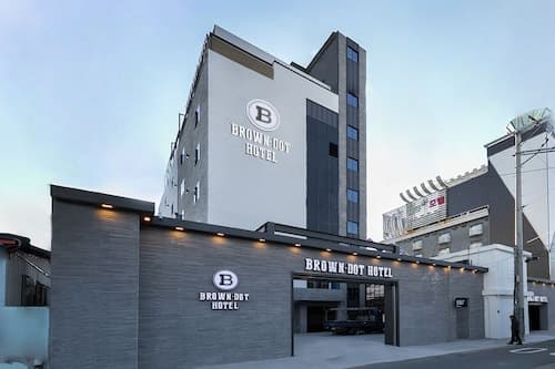 Brown Dot Hotel Sasang Renecite