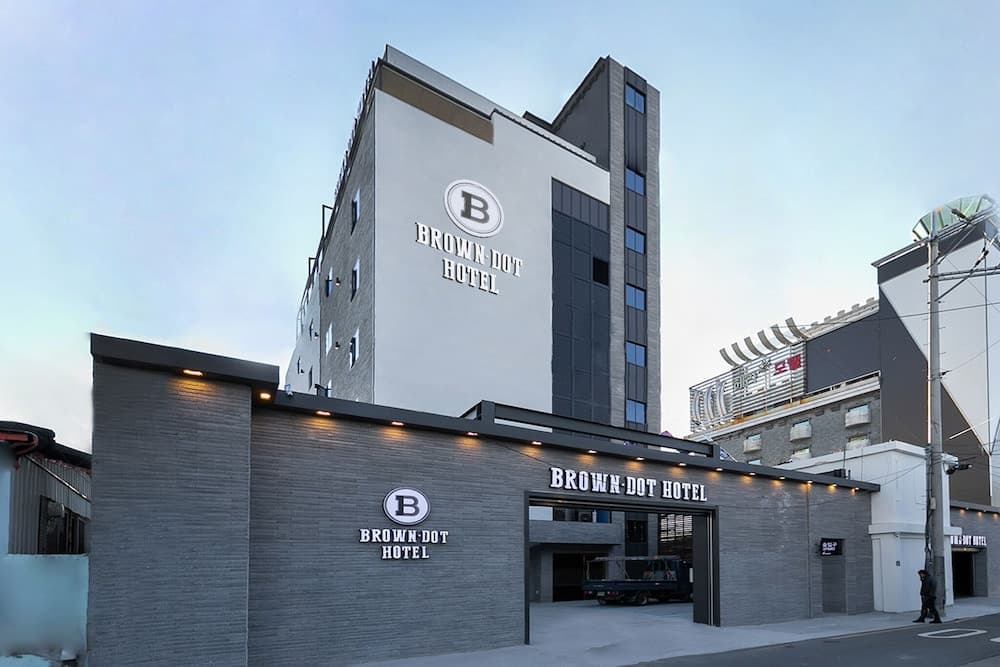 Brown Dot Hotel Sasang Renecite