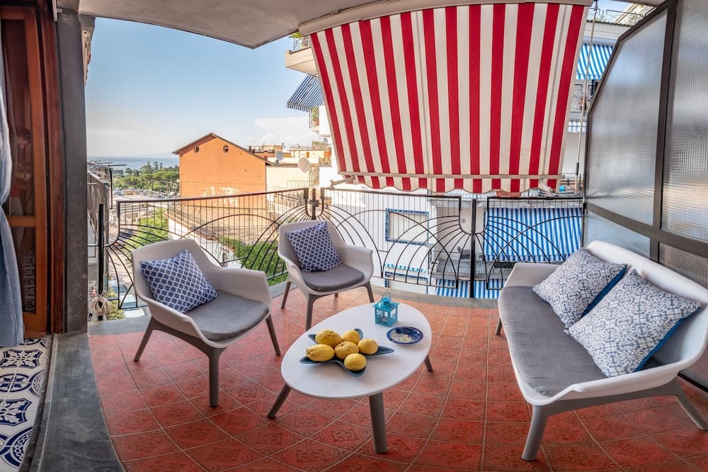 New 2 Bedroom Apt in Sorrento with sea view Terrace