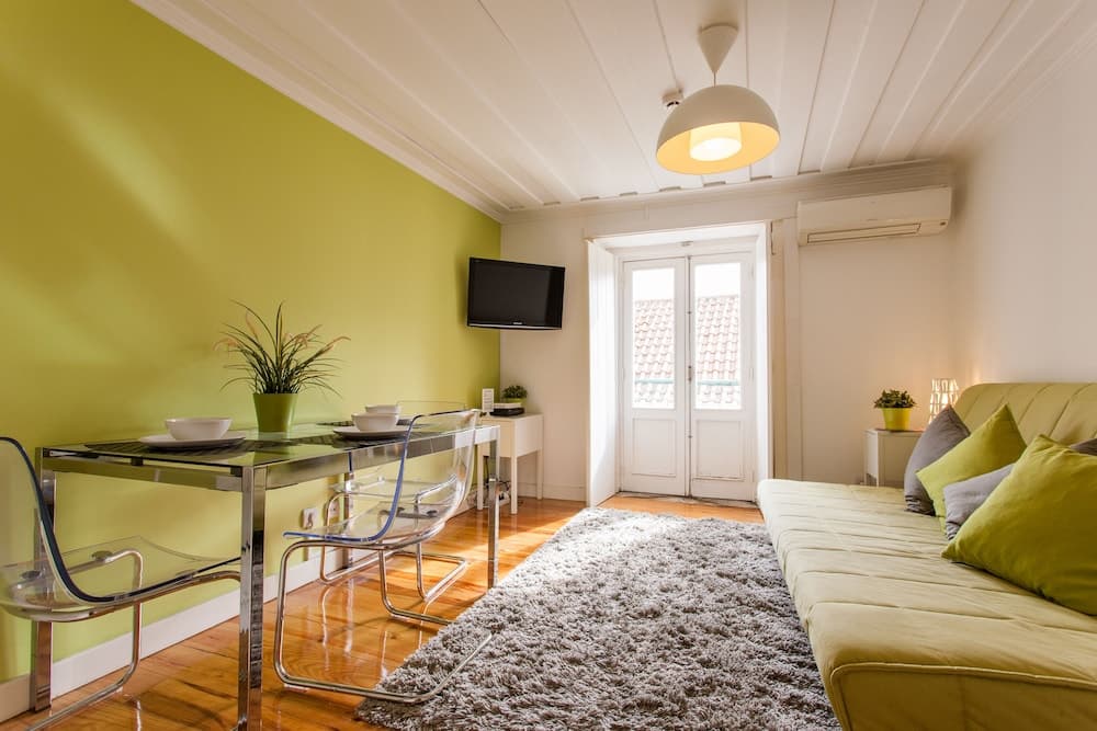 Casa Cara Sotão by All In Lisbon