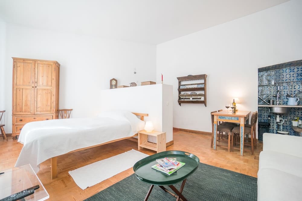 Traditional Studio Apartment