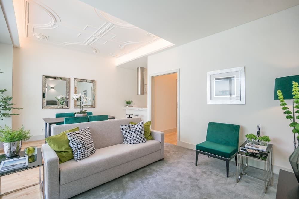 Courtyard & Elegance Apartment