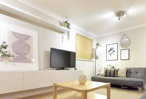 Central Spacious & Stylish Apartment