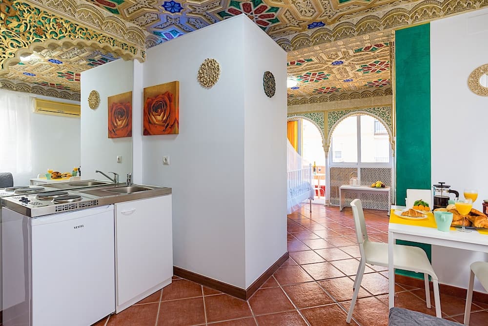 Casablanca Studio Citycenter - Adults Only