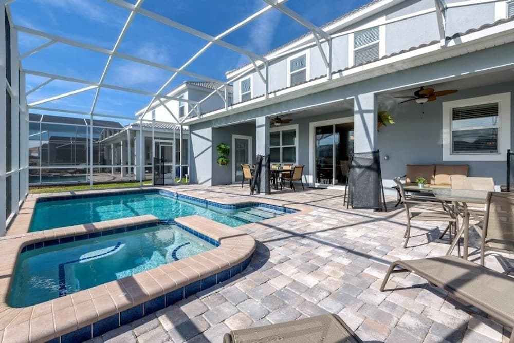 8908sd00 6 Bedroom Villa by RedAwning