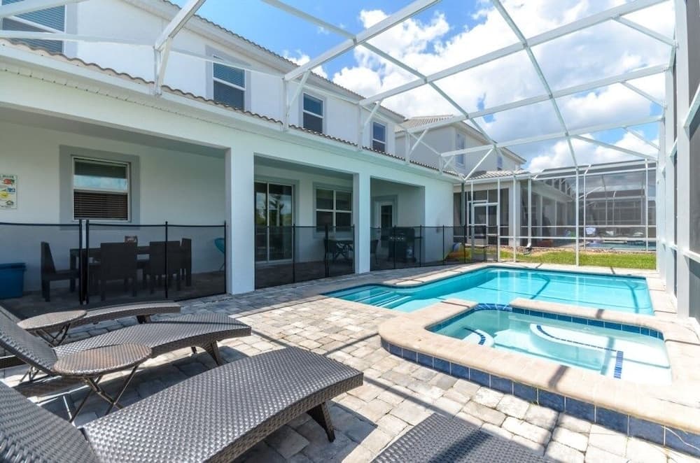 9037HS 6 Bedroom Champions Gate Villa by RedAwning