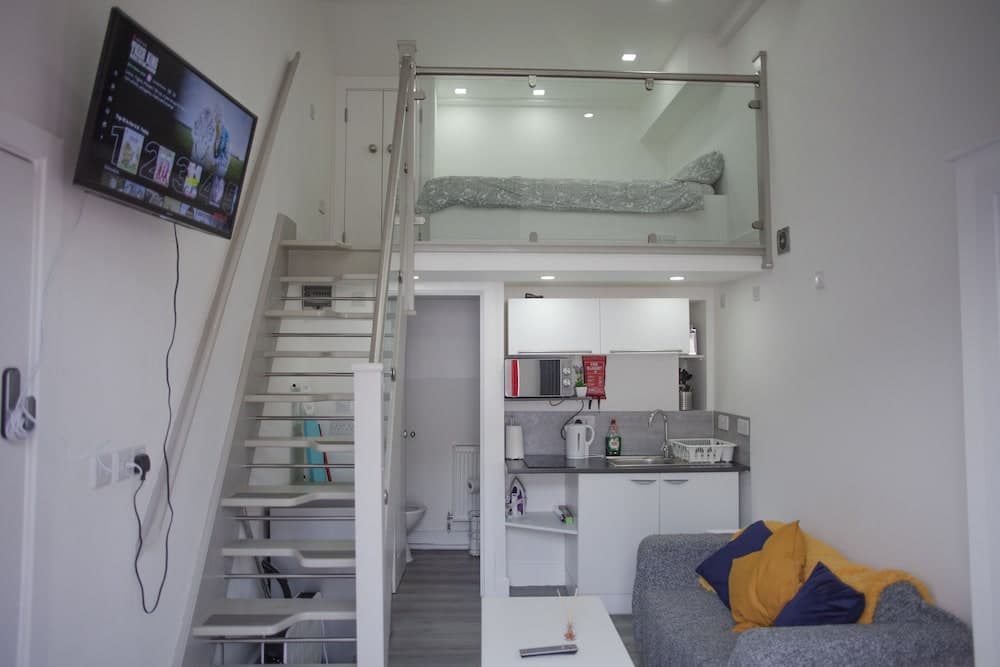 Reading Town Centre- Studio Apartment