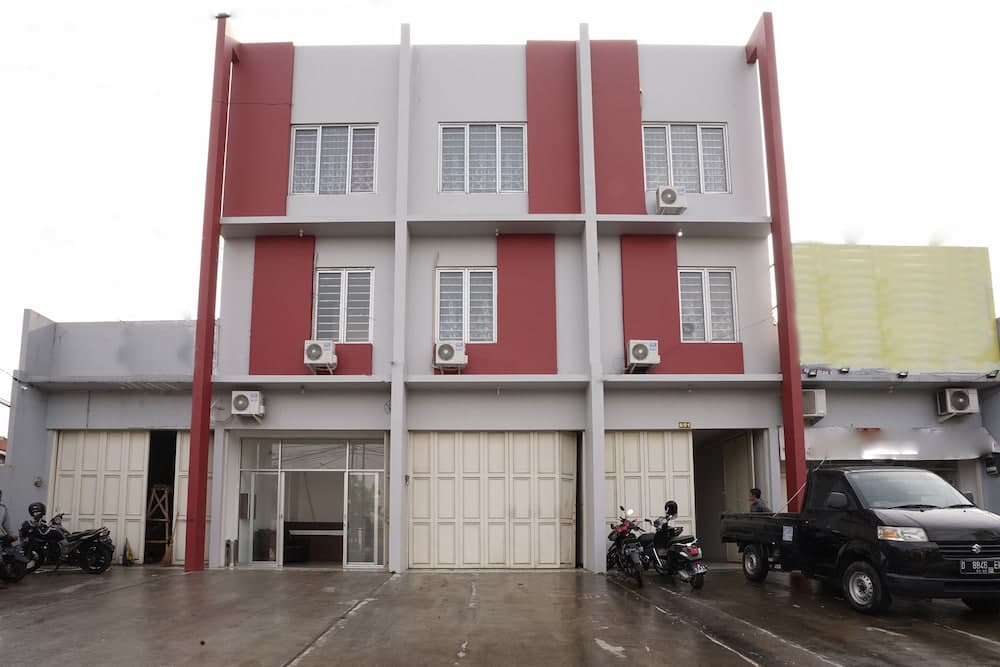 Super OYO 2183 Cibeureum Residence
