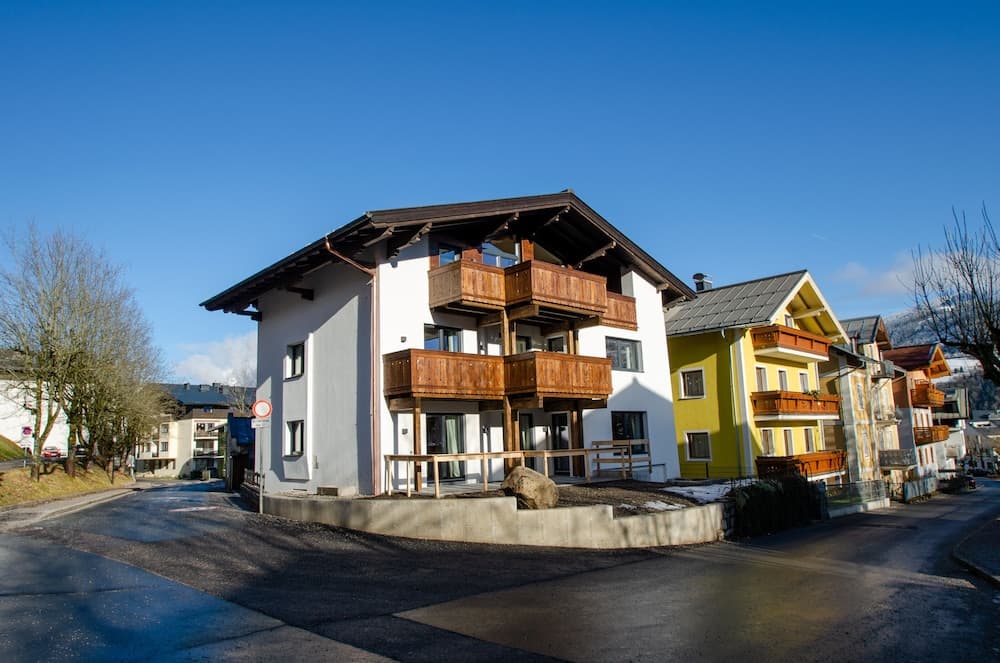 Finest Villa Zell am See