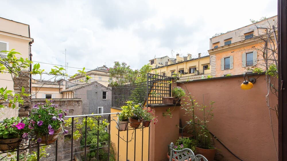 Rental in Rome Arco della Ciambella Penthouse