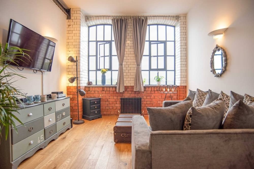 Unique Industrial Apartment