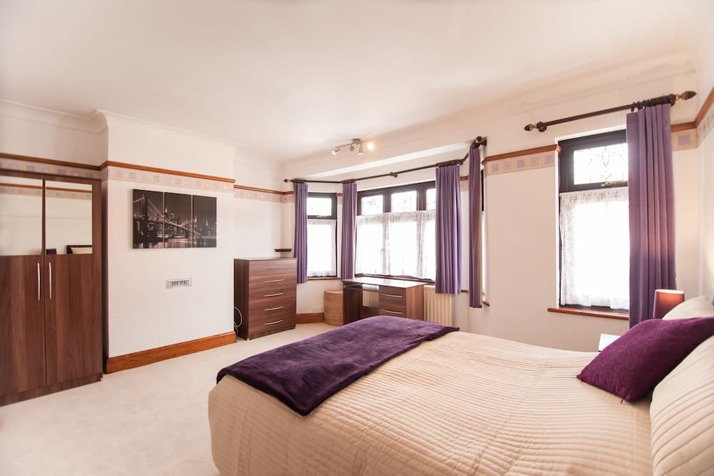 Watford stays - 4bed house