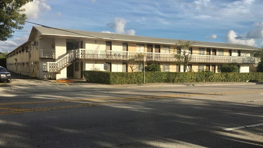 Miami Airport Apartment Inn