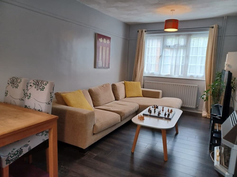 Poynters House - Huku Kwetu Luton