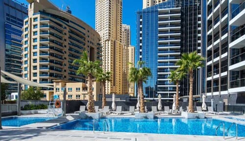 Pelican Stay - Full Marina and Pool View