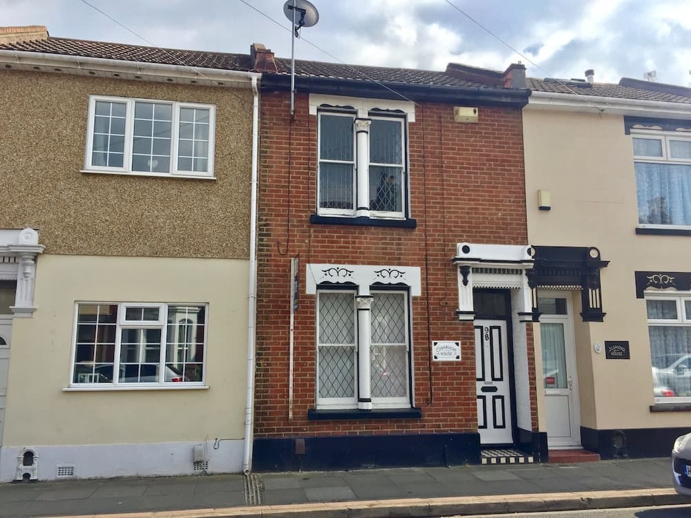 Konaklama yerinin ön cephesi