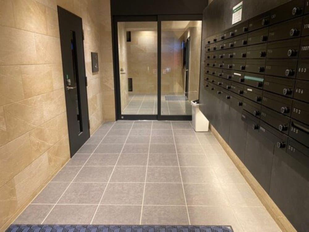 Local Hakata Apartment