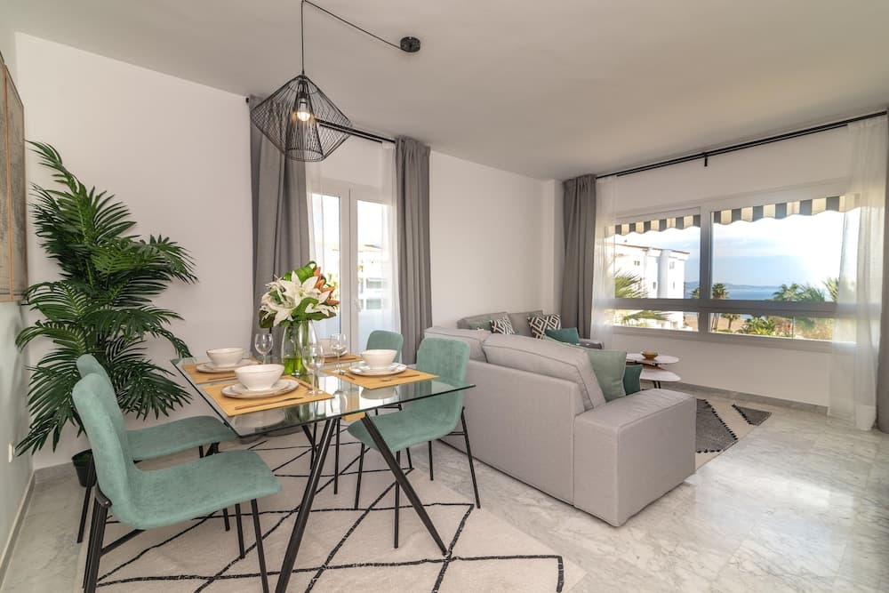 Whispering Palms Apartment